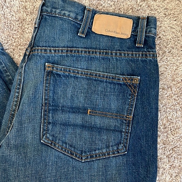 CALVIN KLEIN Mens Relaxed Fit Straight Leg Dark wash Denim Blue Jeans Size 36 - Picture 3 of 7